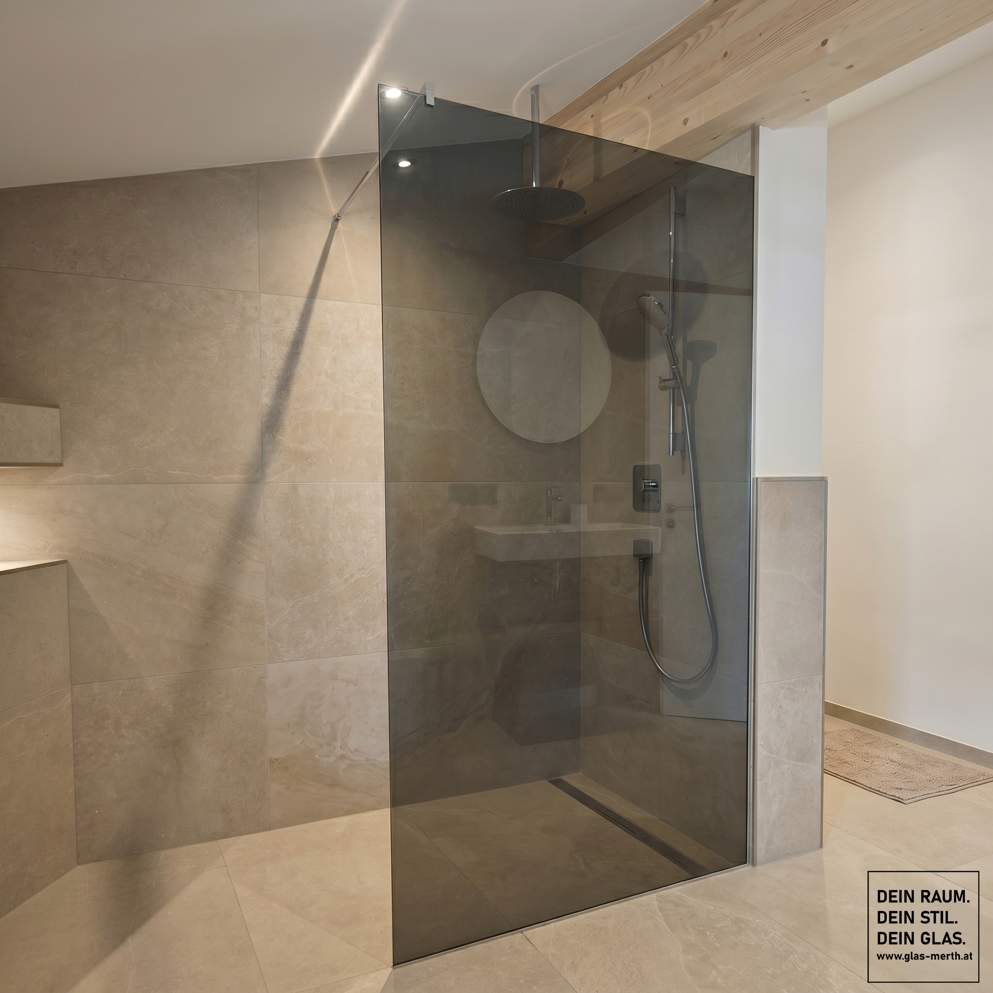 Spritzschutzverglasung in Parsol Bronze